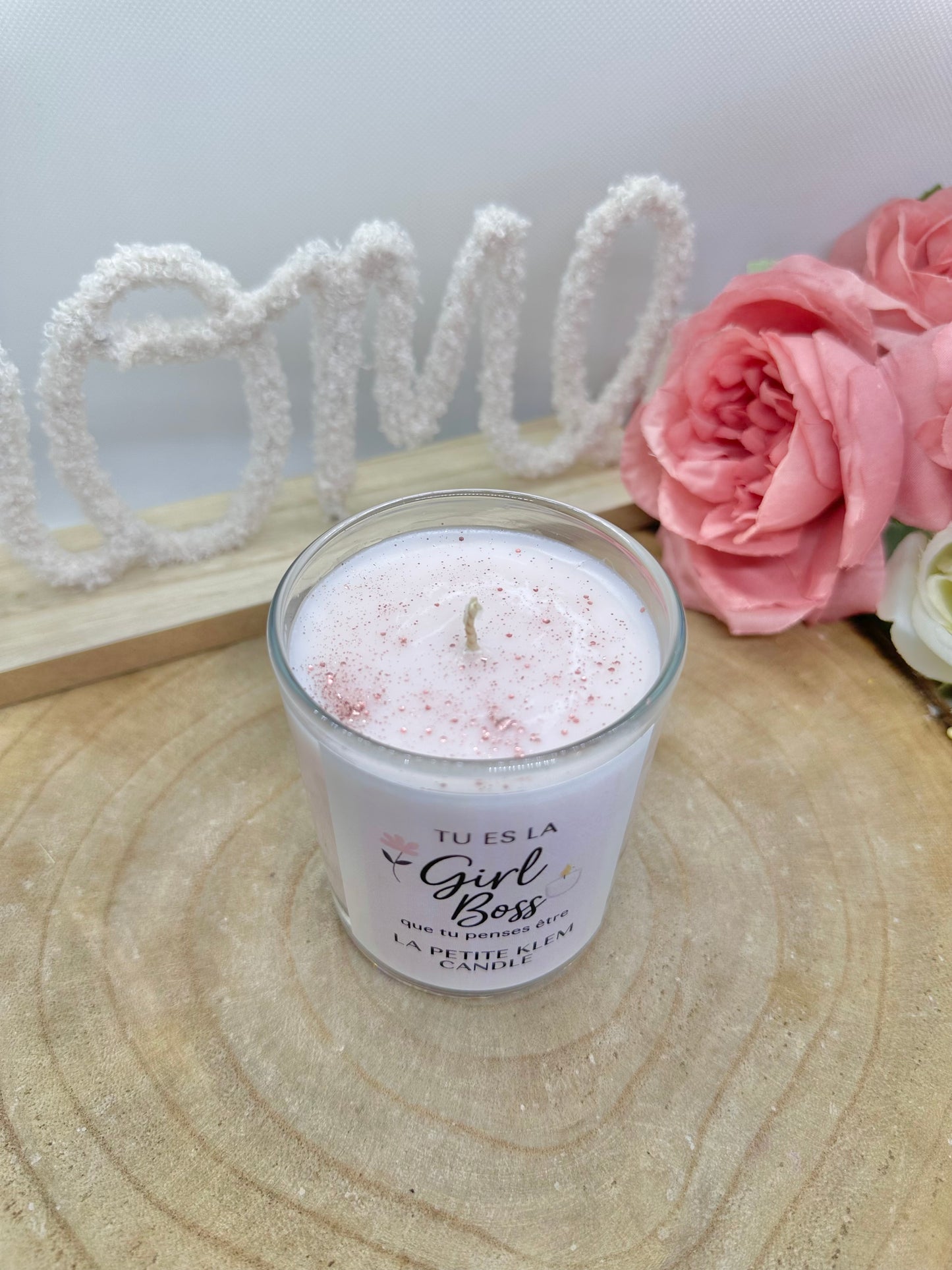 Bougie "Girlboss" rose pâle - Adoucissant