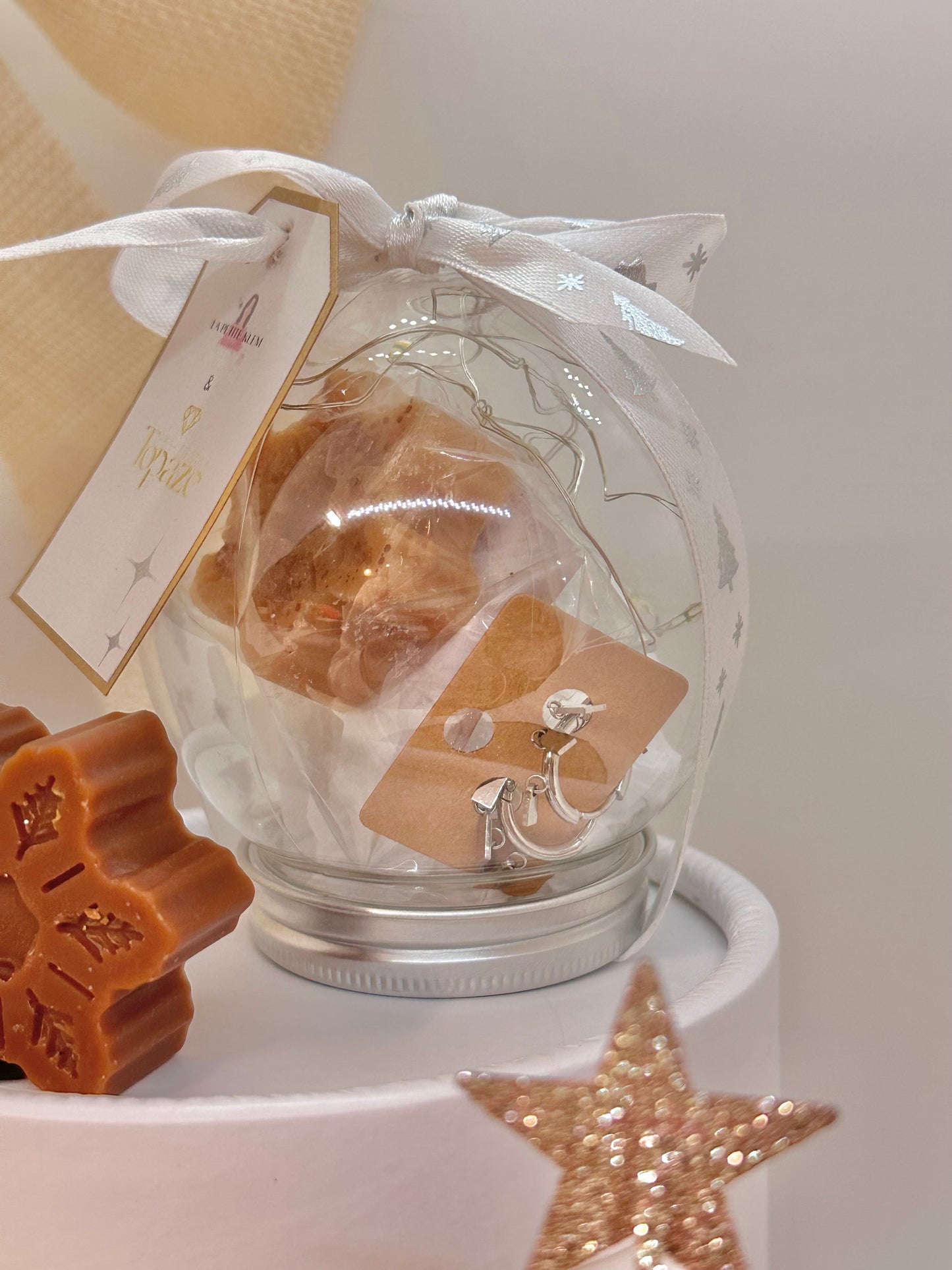 Petite Boule Cadeau LED – Fondant Flocon Nougat Blanc + Boucle d’Oreille Acier Inoxydable