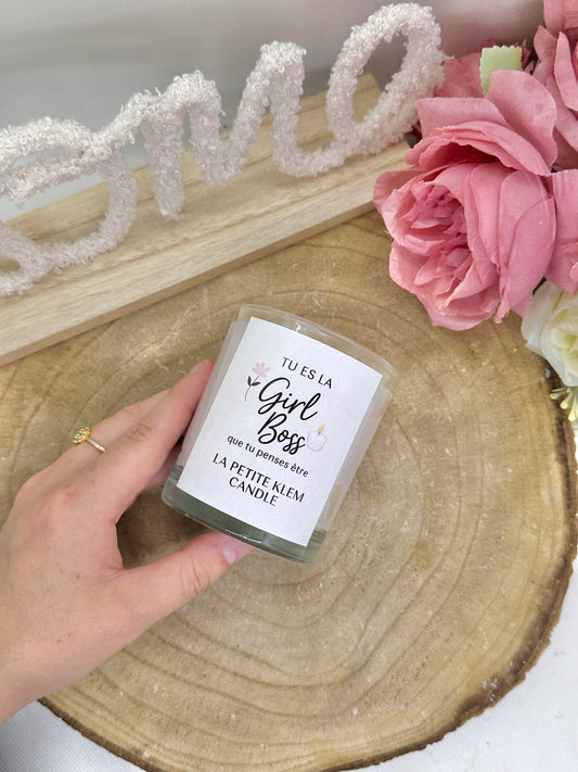 Bougie "Girlboss" rose pâle - Adoucissant